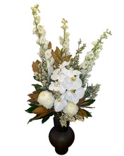 Load image into Gallery viewer, Classic White Extravaganza Bouquet