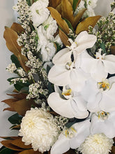 Load image into Gallery viewer, Classic White Extravaganza Bouquet, close up